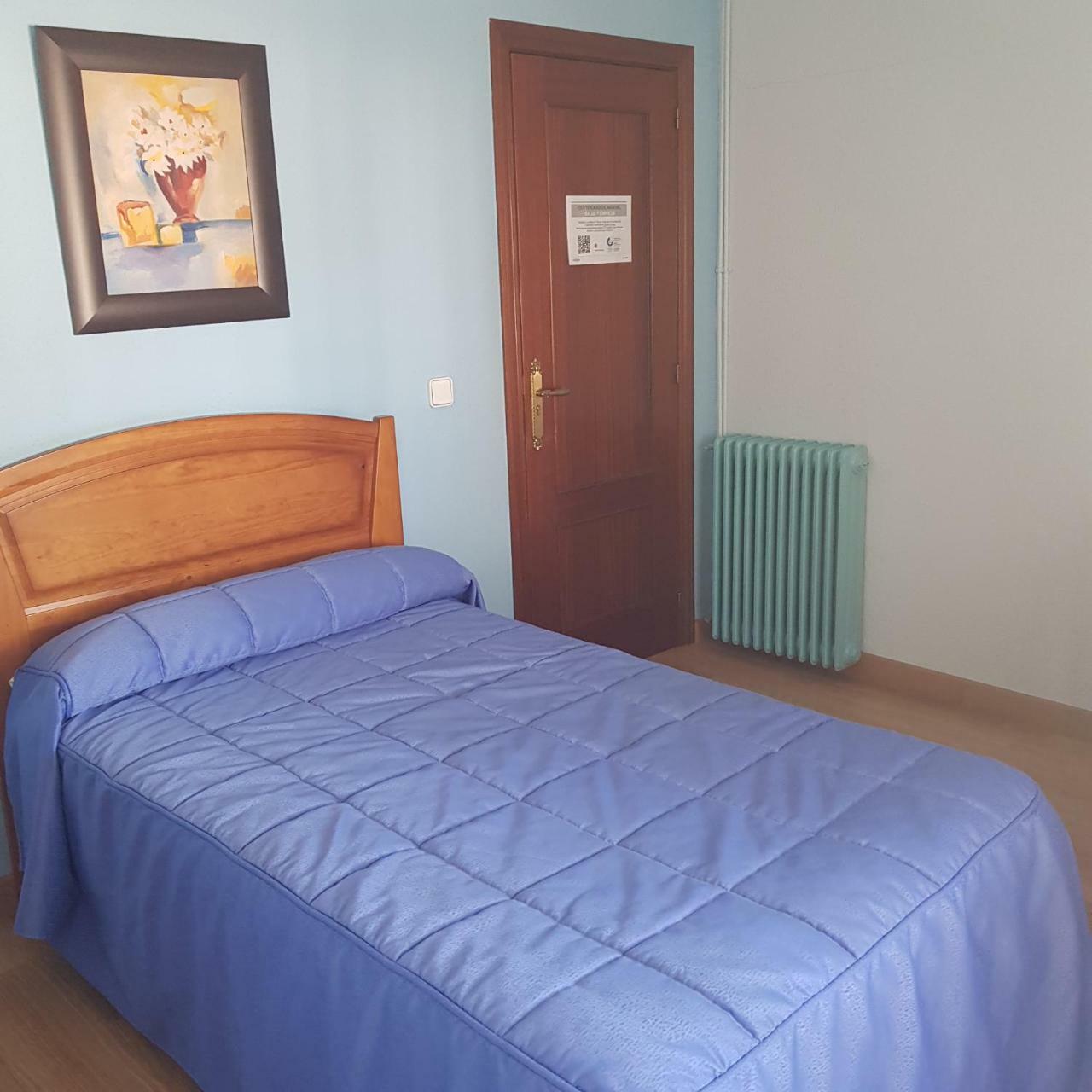 Hostal La Parada Pedro Muñoz Zewnętrze zdjęcie